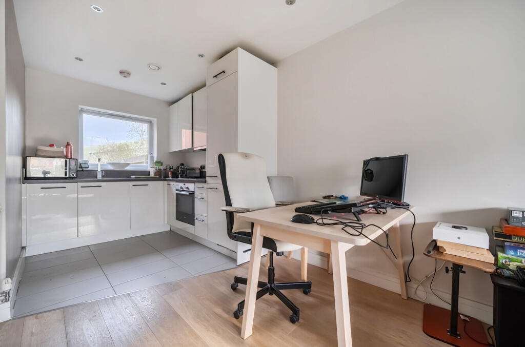 1383305-10-691c5d...