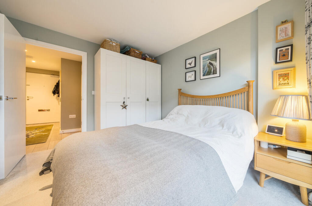 1371970-18-68fa08...