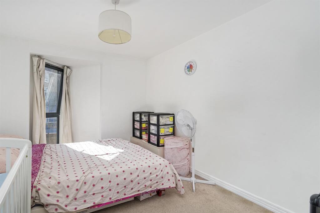 Aston Gray, 11 Shepherd Court 2 Annabel Close (6).