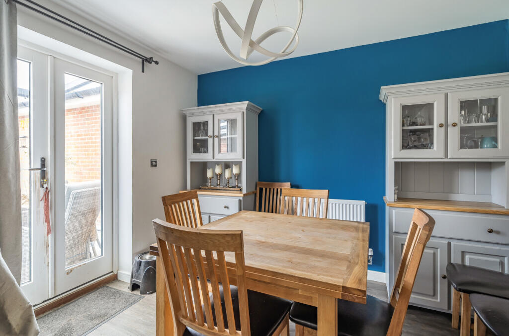 23-682206edb1418-...