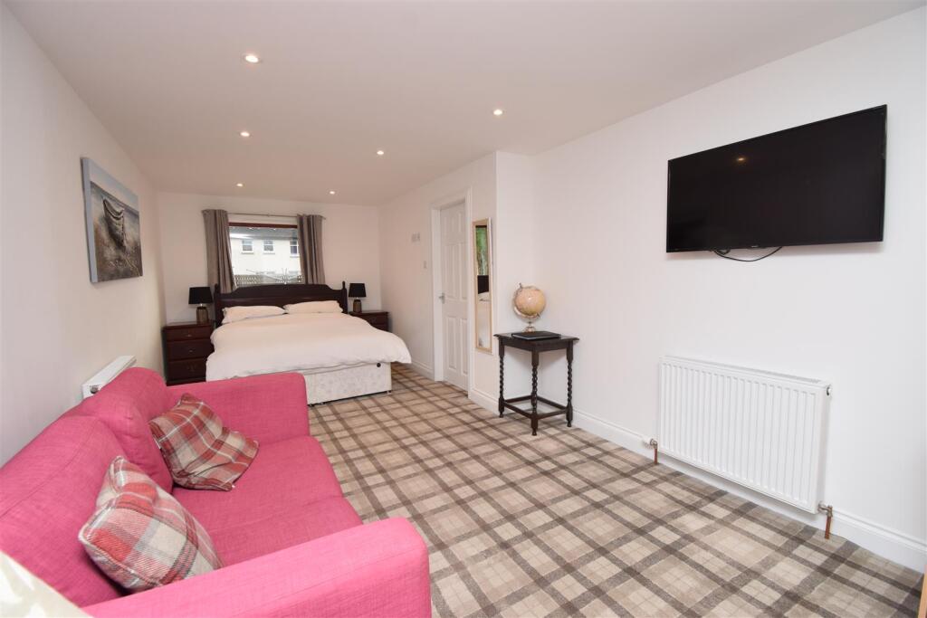 ANNEX BEDROOM (2).JPG