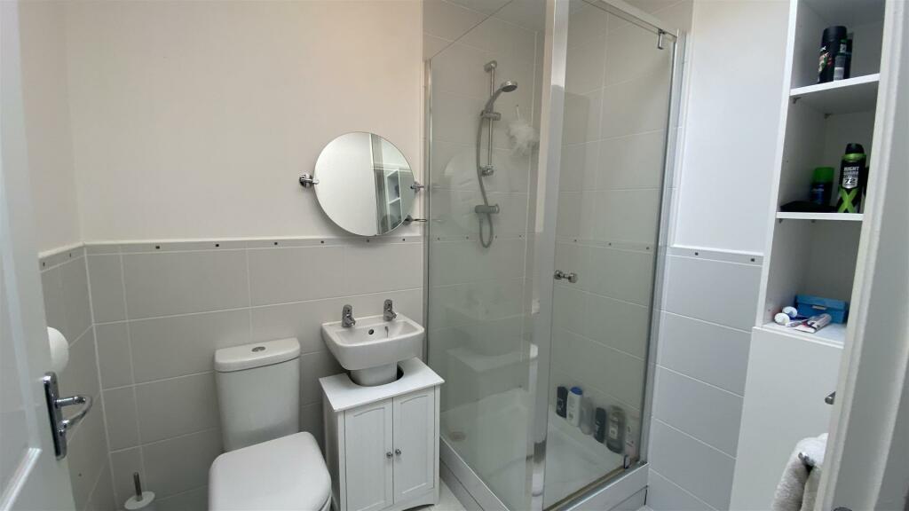 Shower Room.jpg