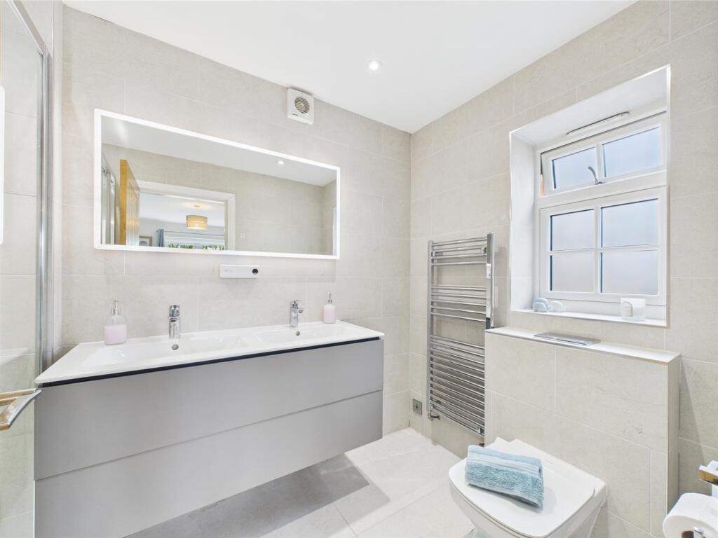 Superbly Appointed En-Suite Shower Room