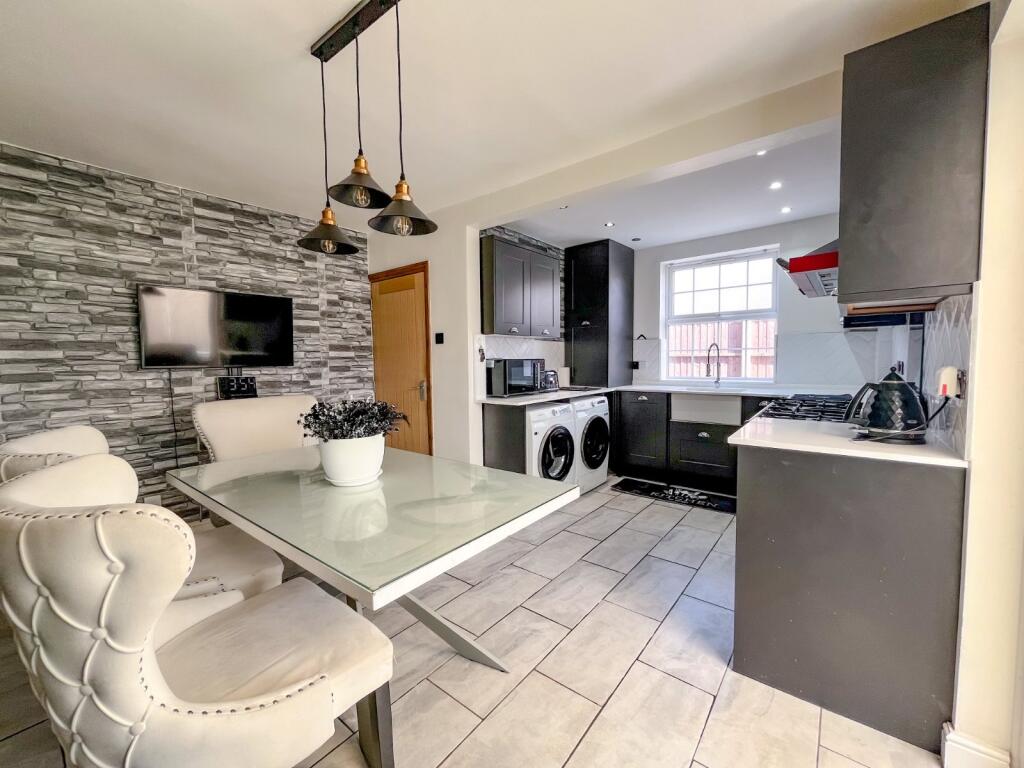 Dining/Kitchen