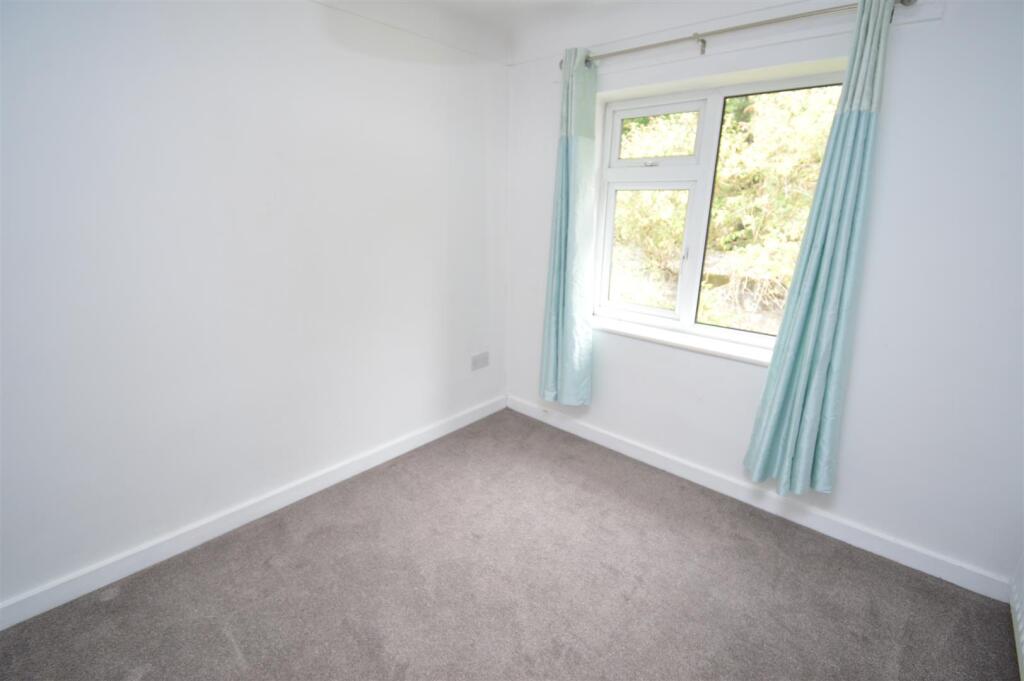 Bedroom 2.JPG