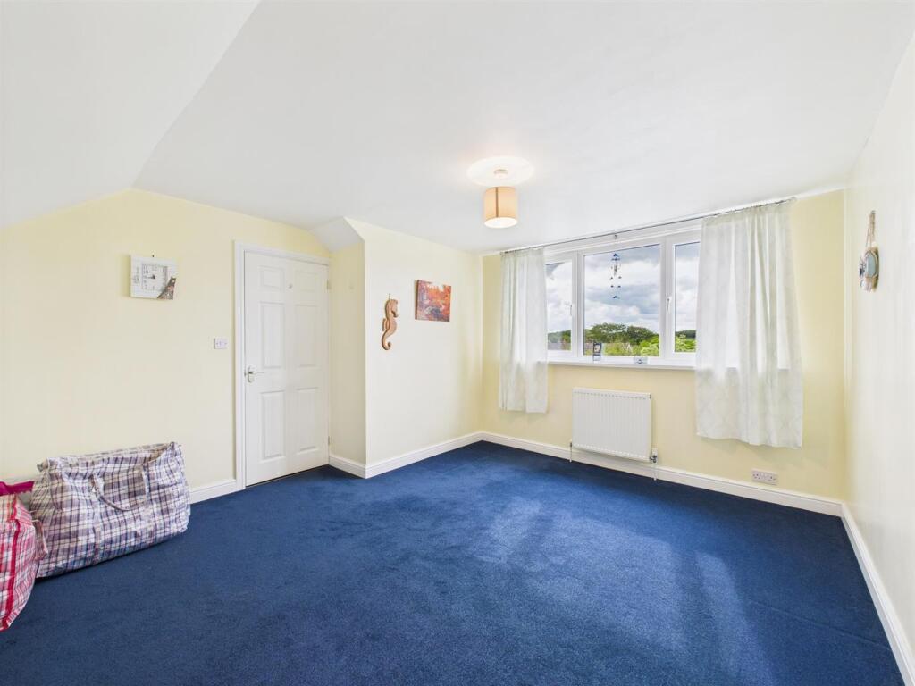 Bedroom: