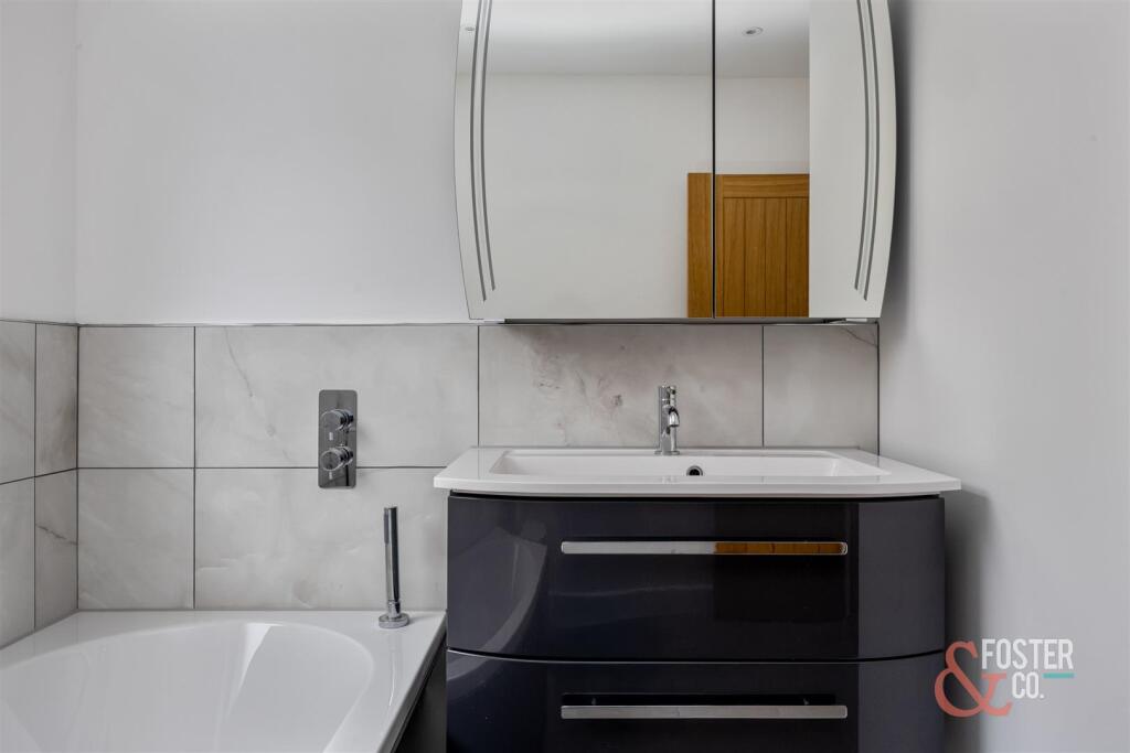 Ashfold Avenue, 5_010.jpg