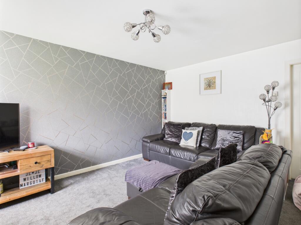 CAM03729G0-PR0068-STILL001