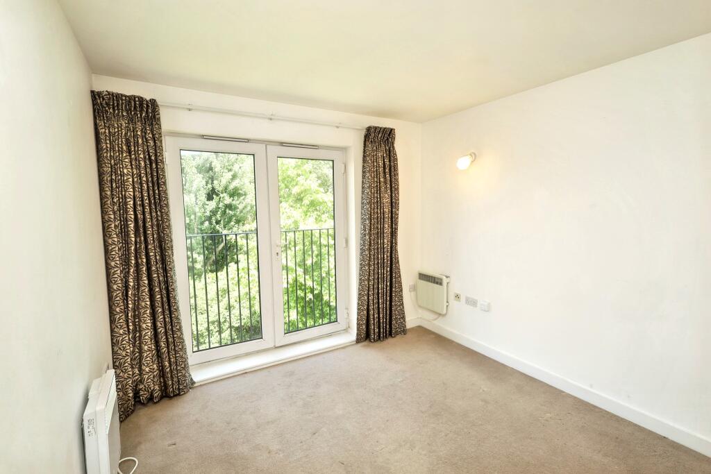 11 Celandine Grove, Southgate, London, N14 4BP