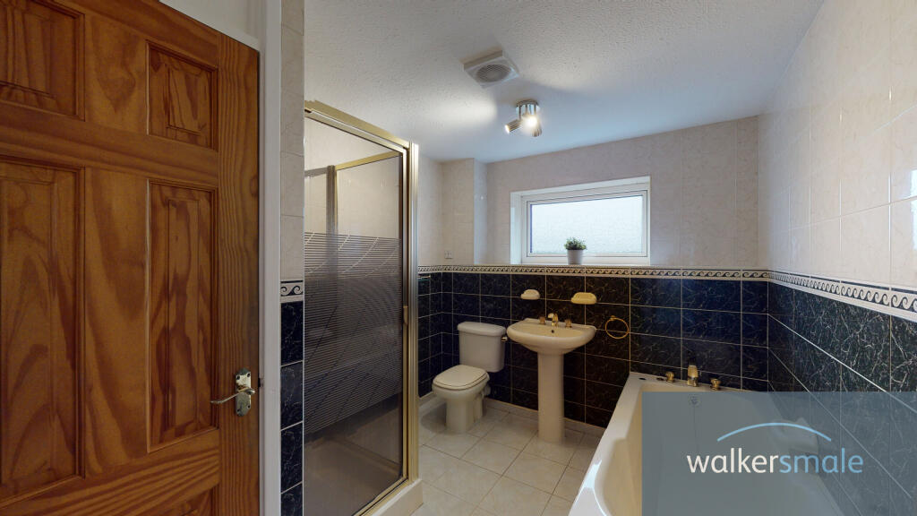 7-Hall-Close-12092021_203338