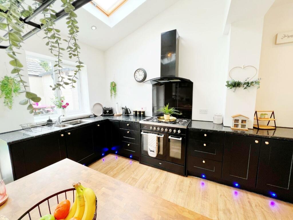 Kitchen Diner pic 12.jpg