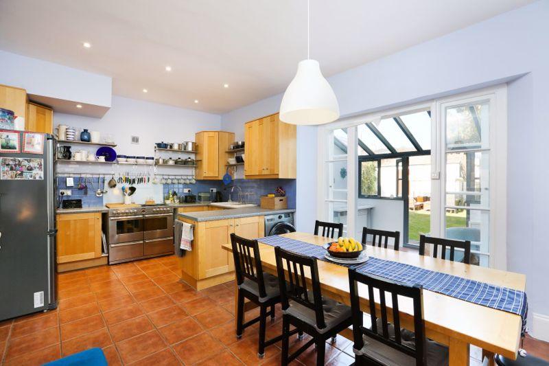 Kitchen/Dining...