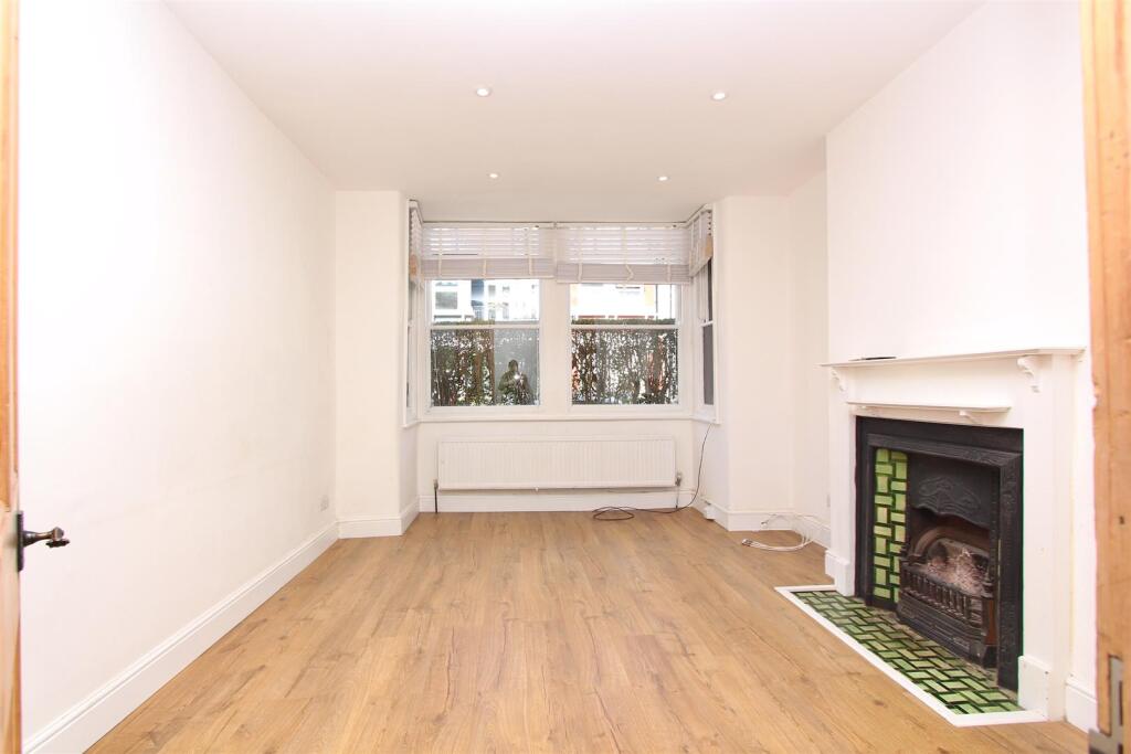 St. Margaret's Avenue, N15