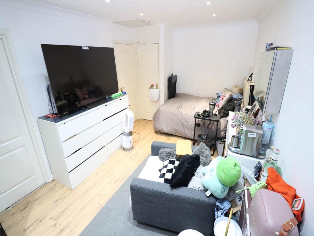 b7263e5f-c6d2-4a33-8