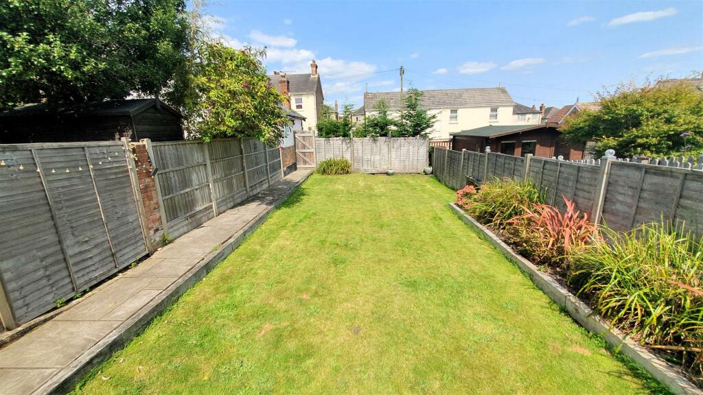 Rear garden lawn.jpg