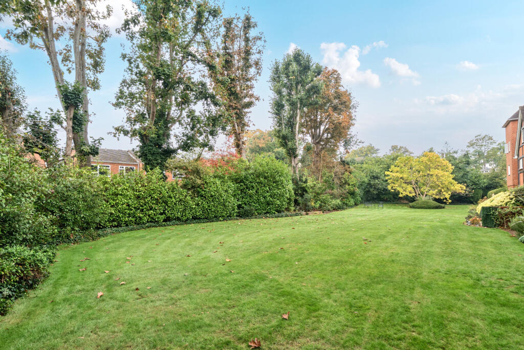 1361990-9-68de48f...