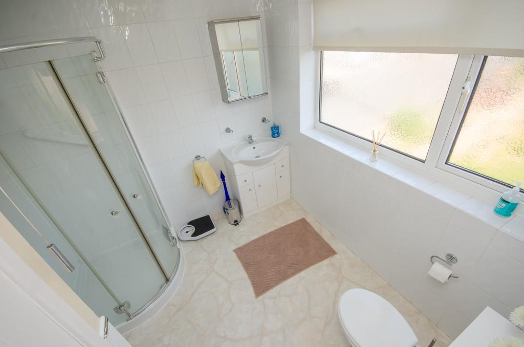 First floor shower room.jpg