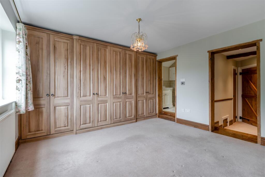 8646174-interior25.jpg