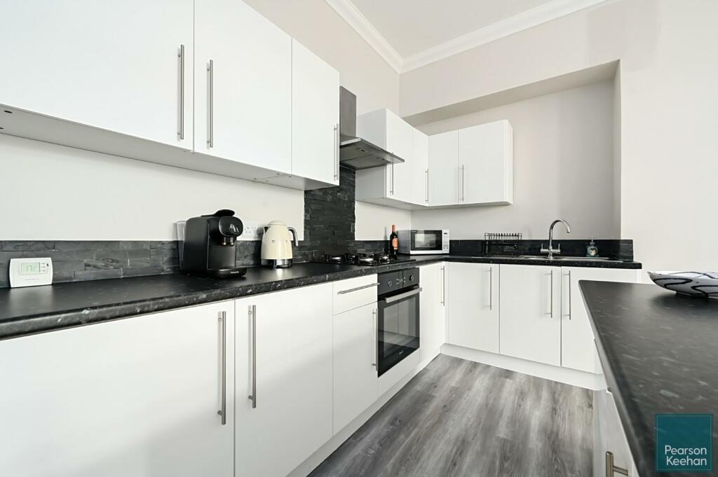 Girton House, Kingsway, Bn3 (5).jpg