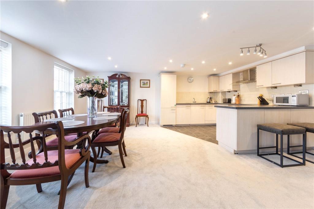 Dining/Kitchen