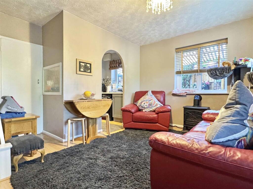 Living Room.jpg