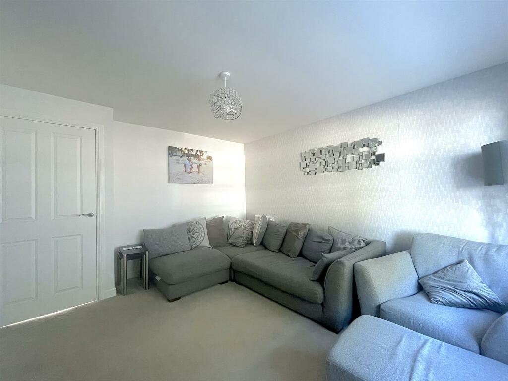 Living Room (1).jpeg