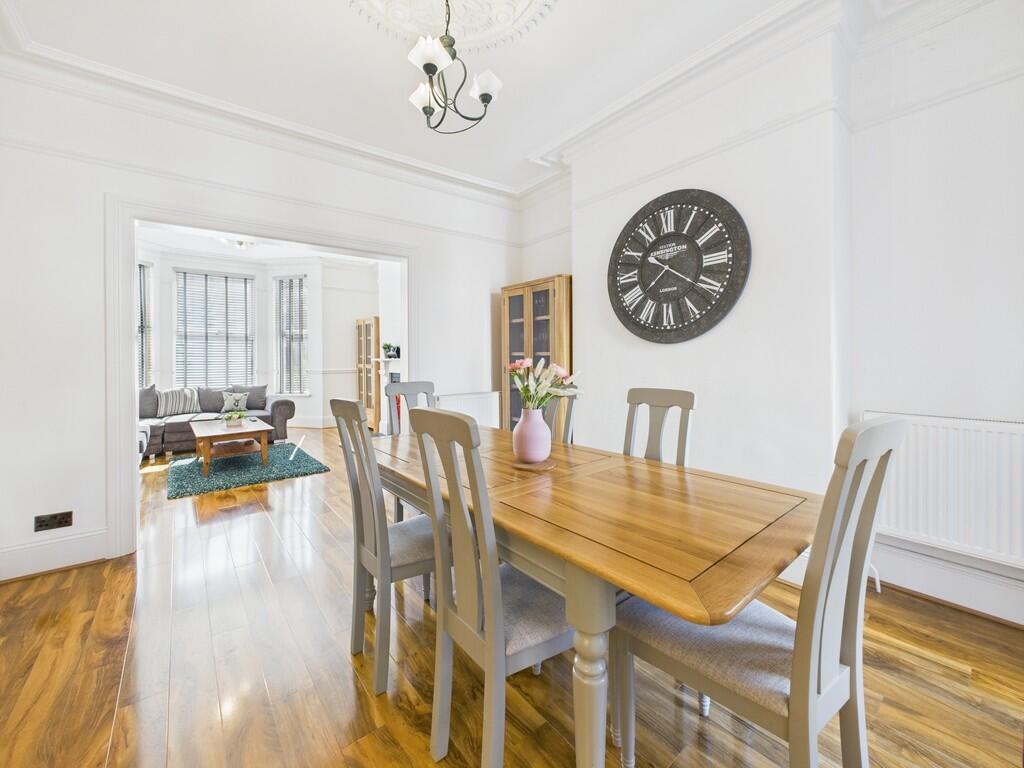 CAM03974G0-PR0120...