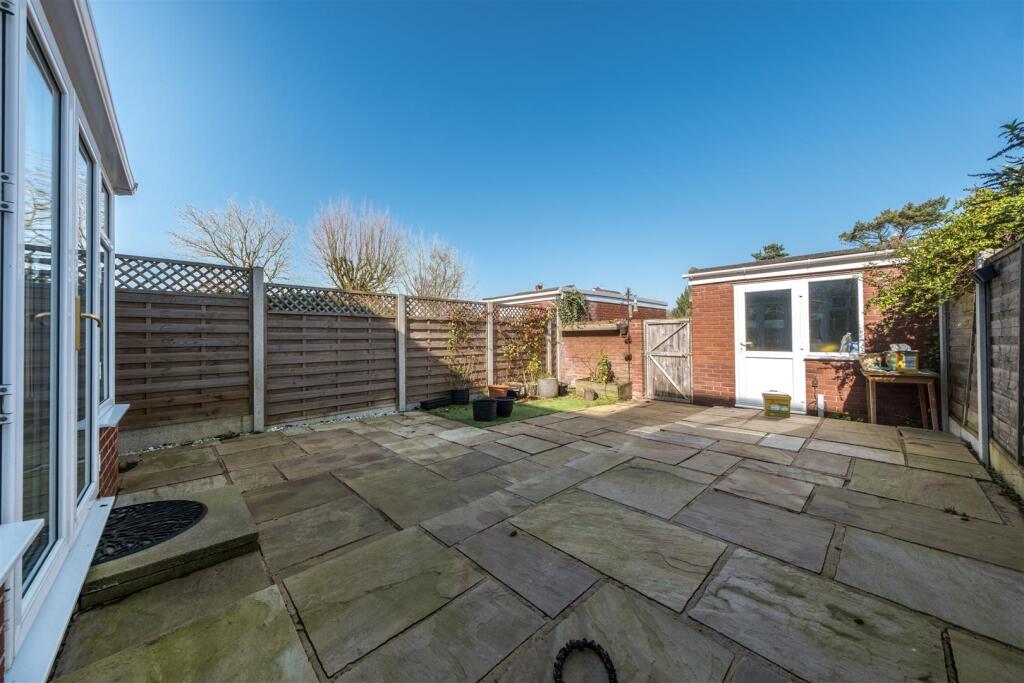 6 Hollow Oak Lane-020.jpg