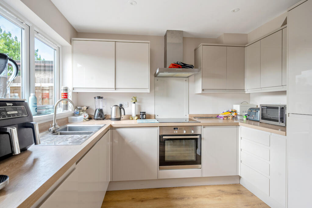 1354300-11-68c7ee...