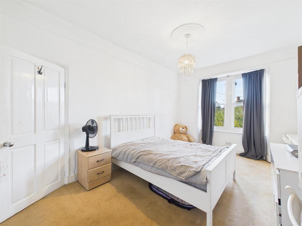 6 - Semi-detached House for Auction, Pill.jpg