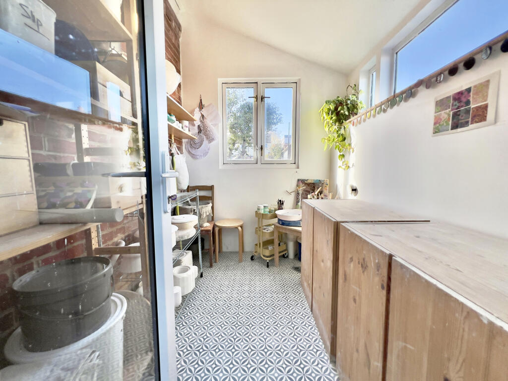 Pottery/utility