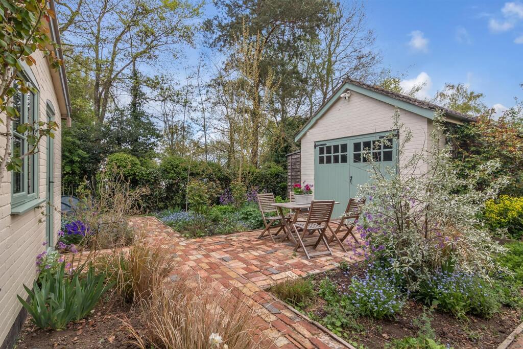 1 Harleston Road Linstead IP19 0LE (40).jpg