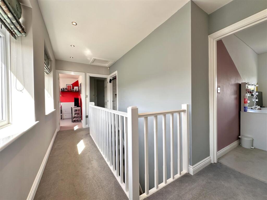 First Floor Landing 190