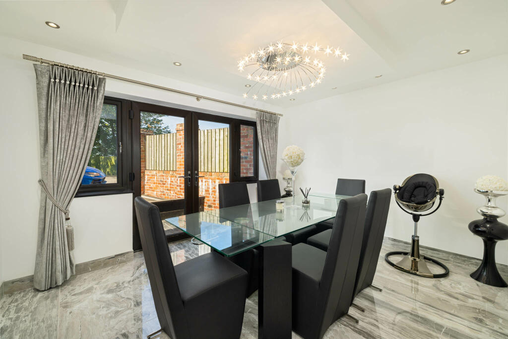20230615-1043_Highfields Farm, Moss Hall Road, OL1