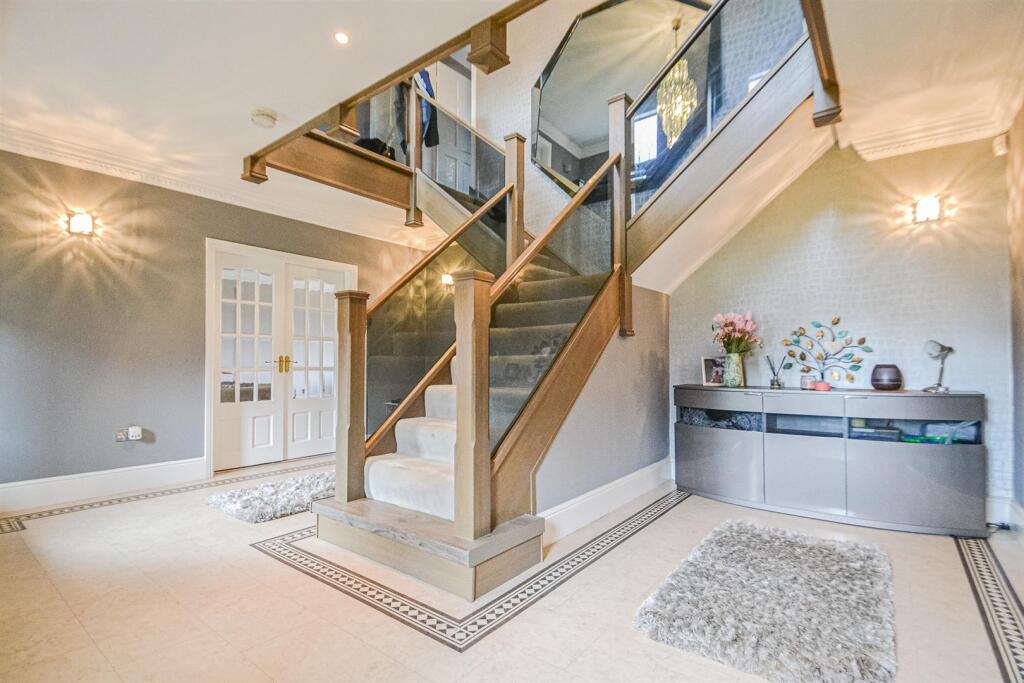 Feature Split Staircase