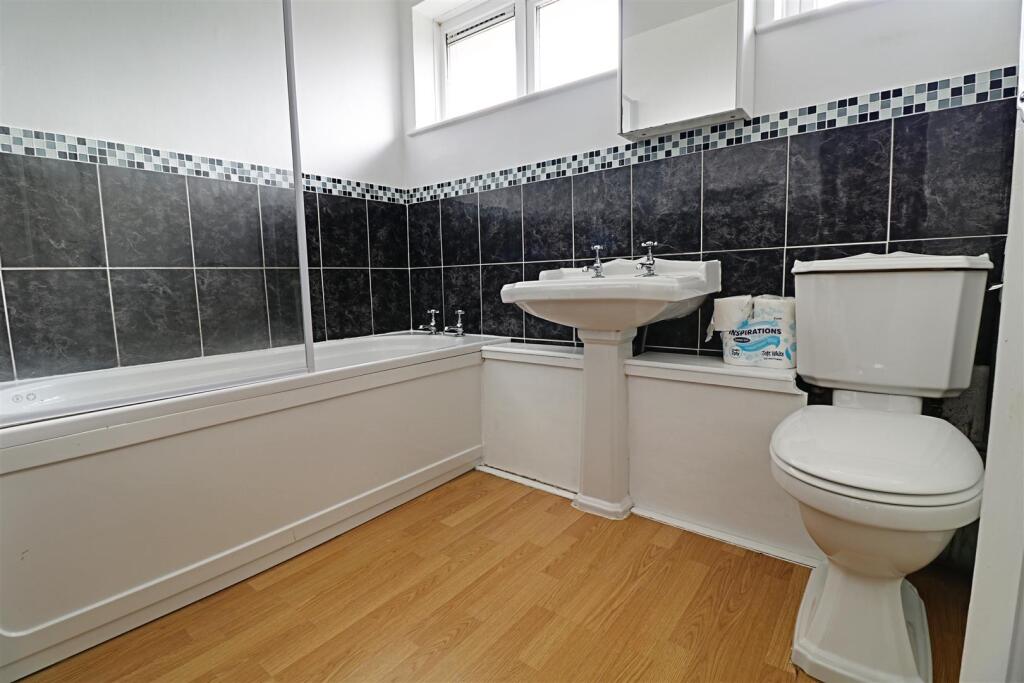 RE-FITTED FAMILY BATHROOM/WC