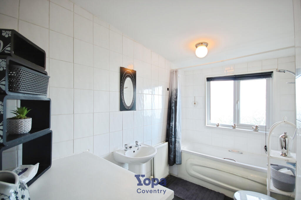 8104235f-Family 20bathroom.JPG