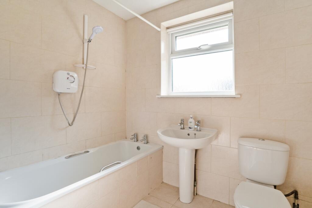 Windrush 295858 -...