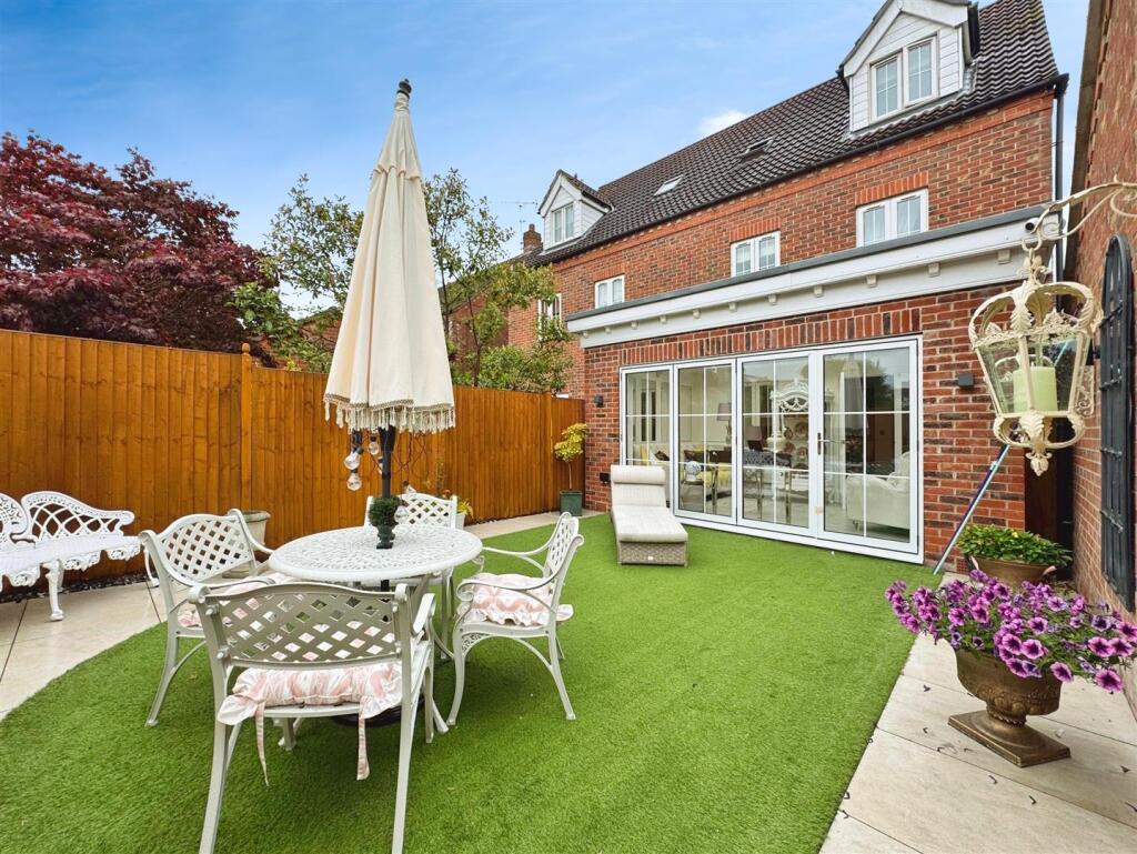 d0d82ae1--4879-86F4-5F9E2FF5EF08-19613-00000F0B811