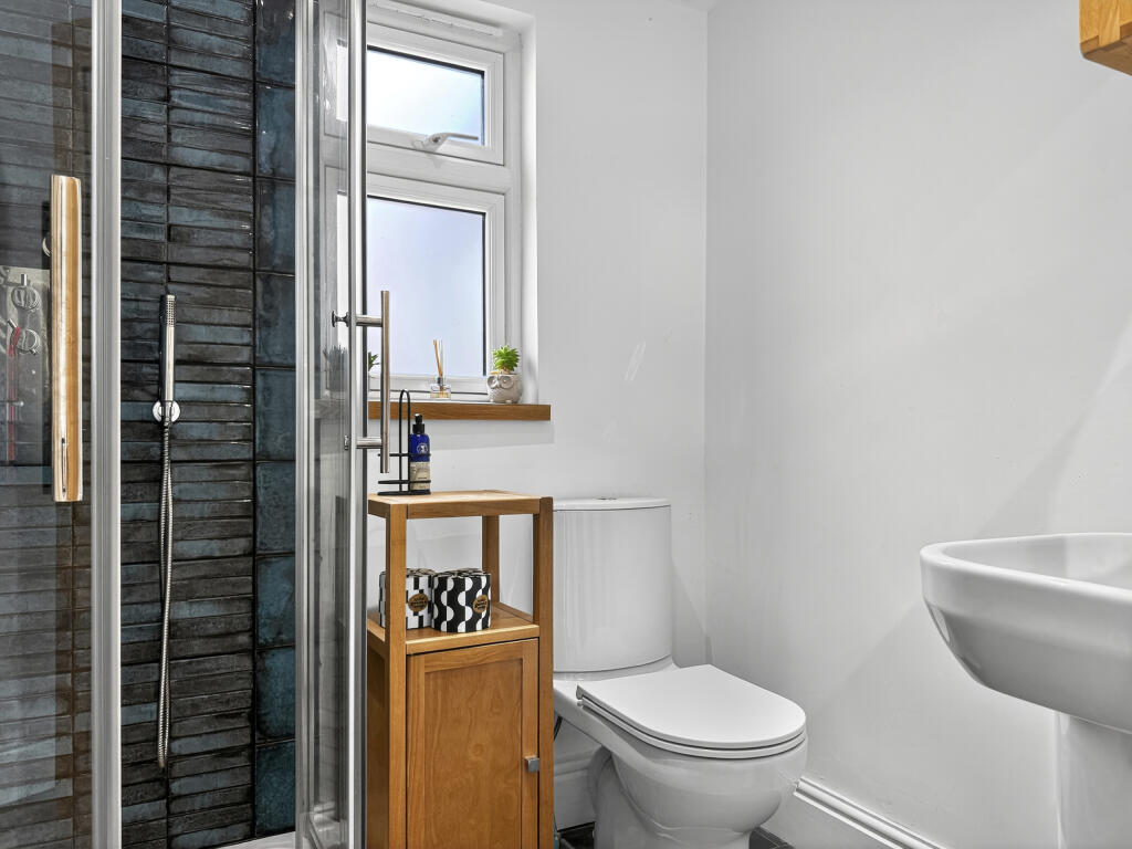 En-Suite to Ground Floor Bedroom/Study