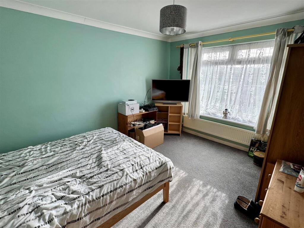 The Chestnuts Bedroom 4