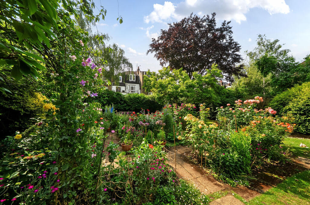 1305611-9-6846a43...