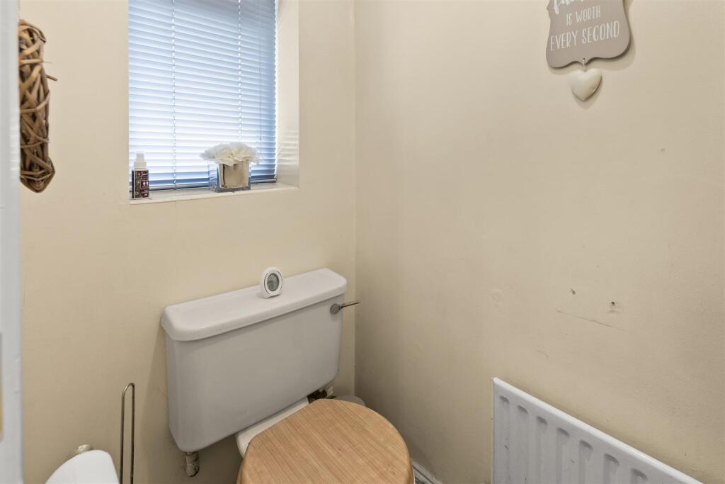 22HollyheadCres10.jpg