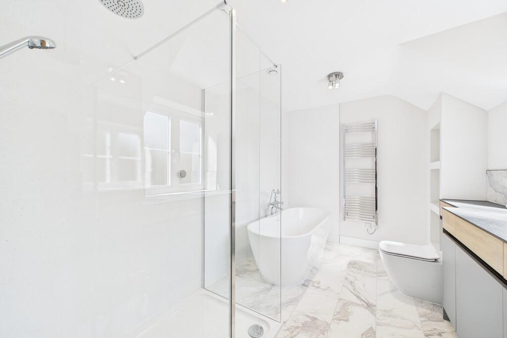 CAM01689G0-PR0456...