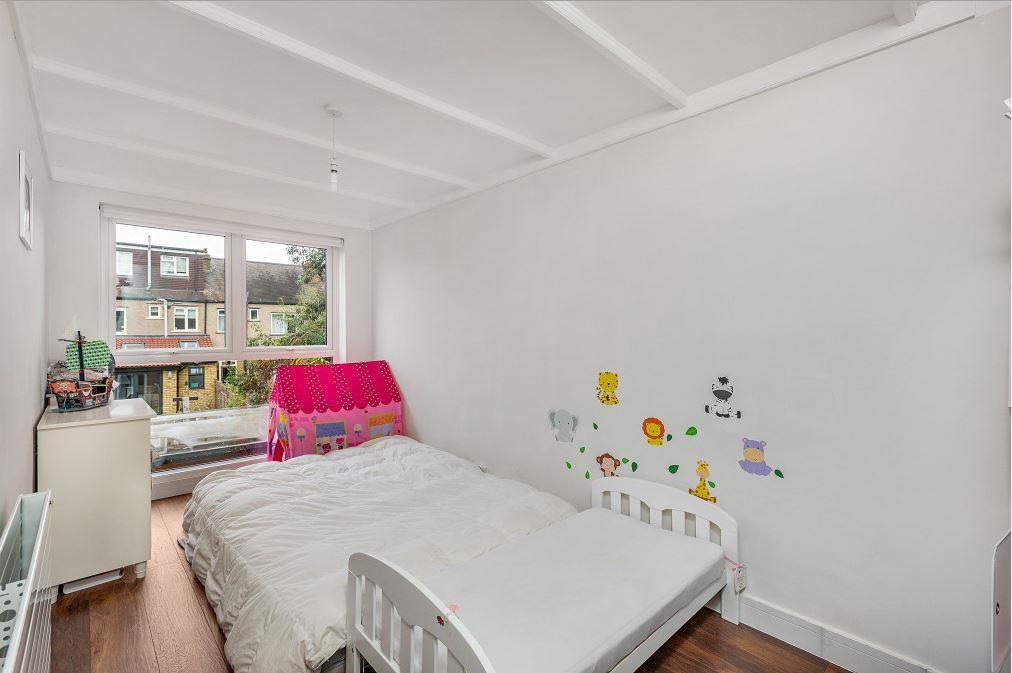 bedroom 2.JPG
