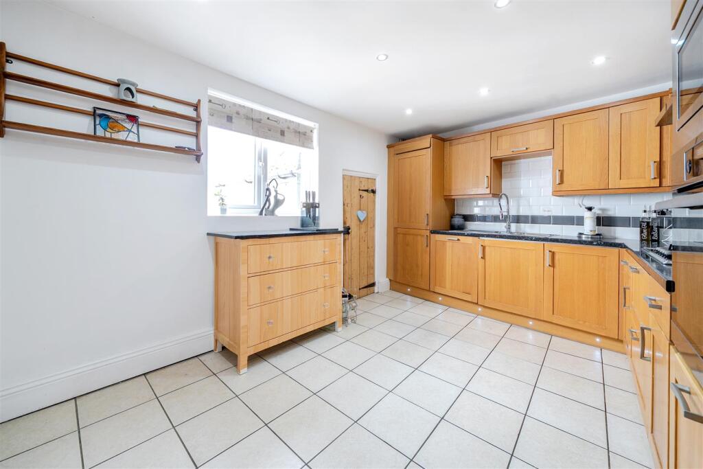 Rose Cottage, 15a Browns Yard, Towcester (26).JPG