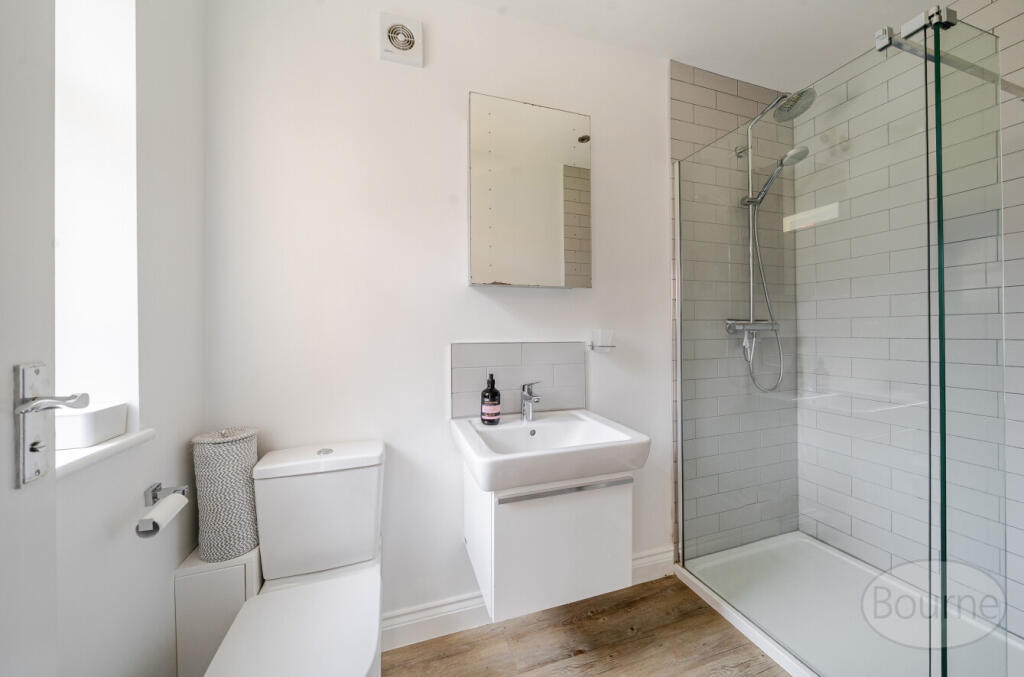 b89e9dc3-892d-437...