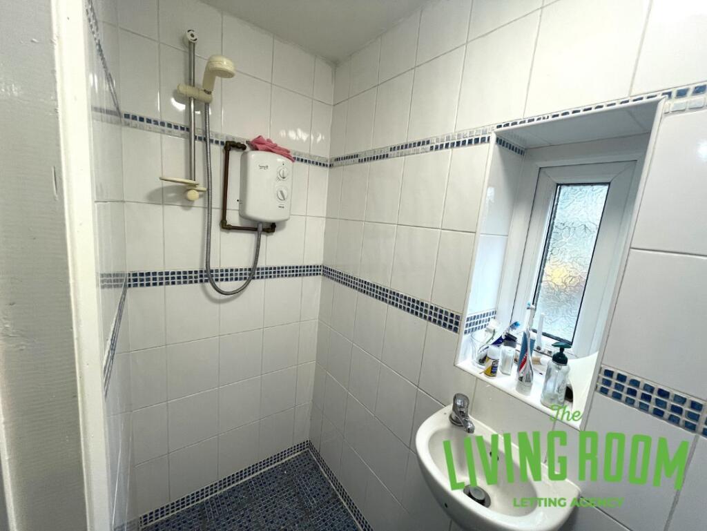 Shower room 2