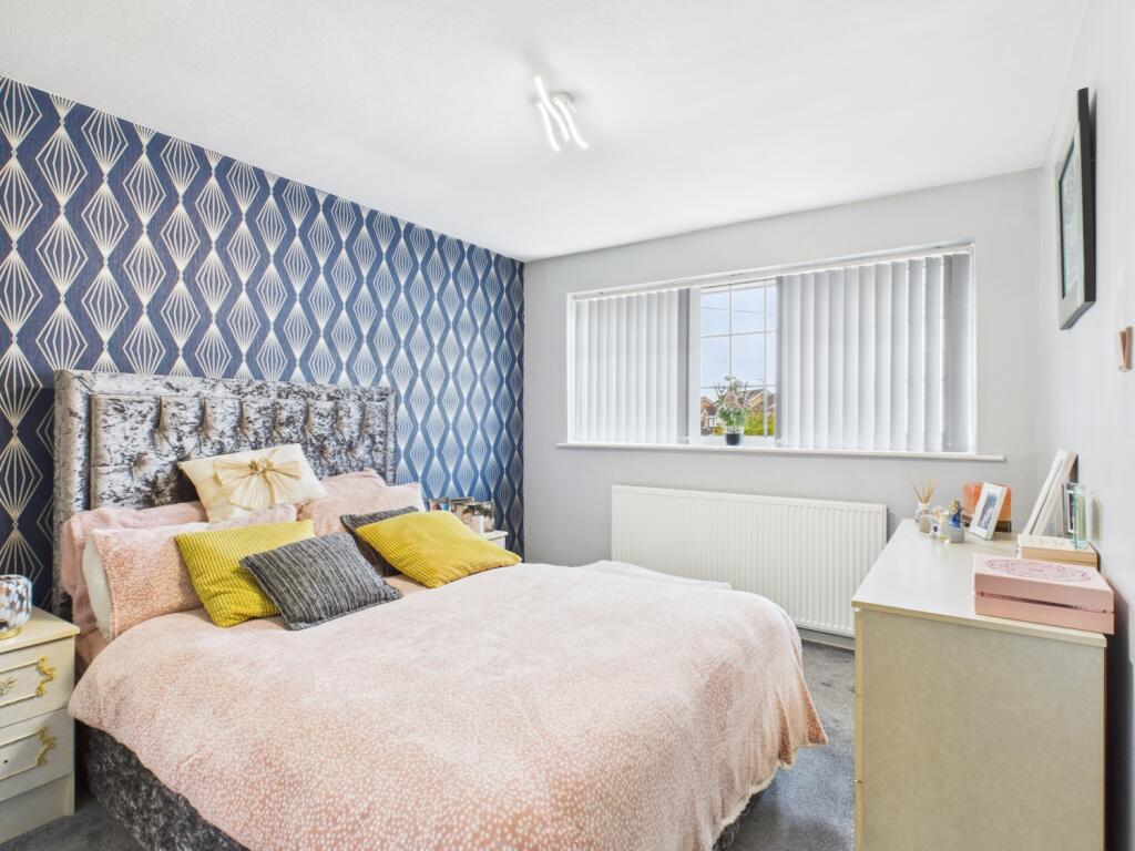 CAM03729G0-PR0156-STILL013