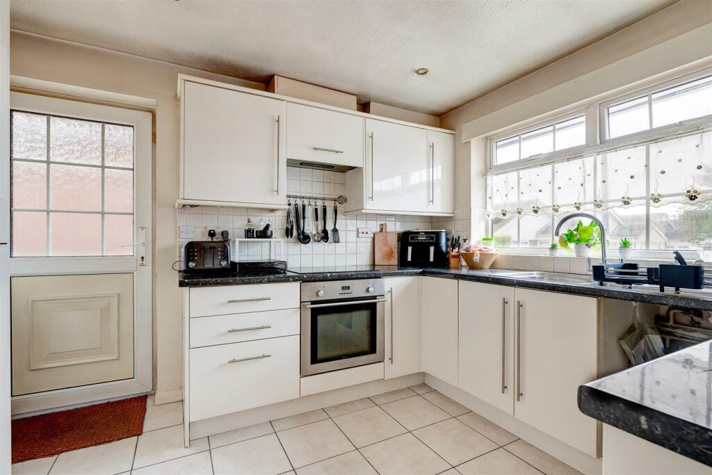 7 Knights Close, Ashby